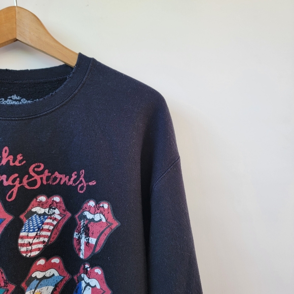 Rolling Stones Black Sweatshirt Size Med Distressed Boho Rock Band Tongue Flags - Picture 5 of 13